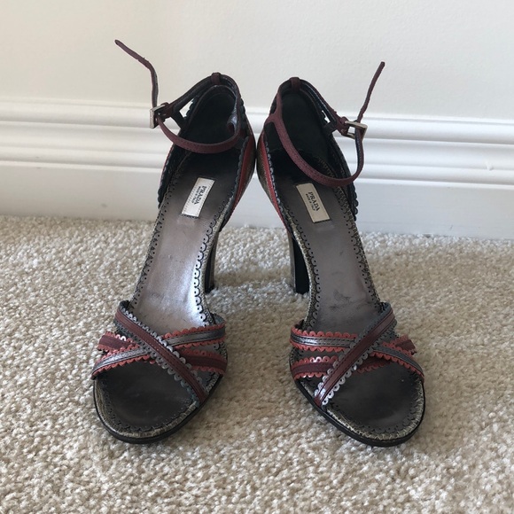 Prada leather heel with animal print - Picture 2 of 9